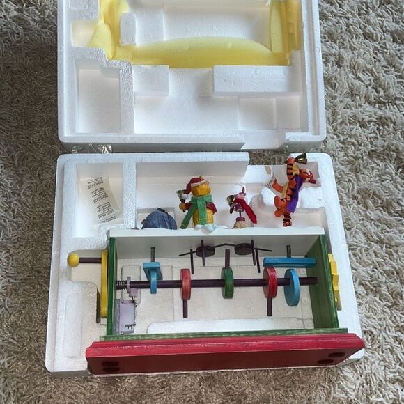 2006 Hallmark QFM4486 "Pooh Bells" Winnie the Pooh Display Piece - Picture 15 of 16